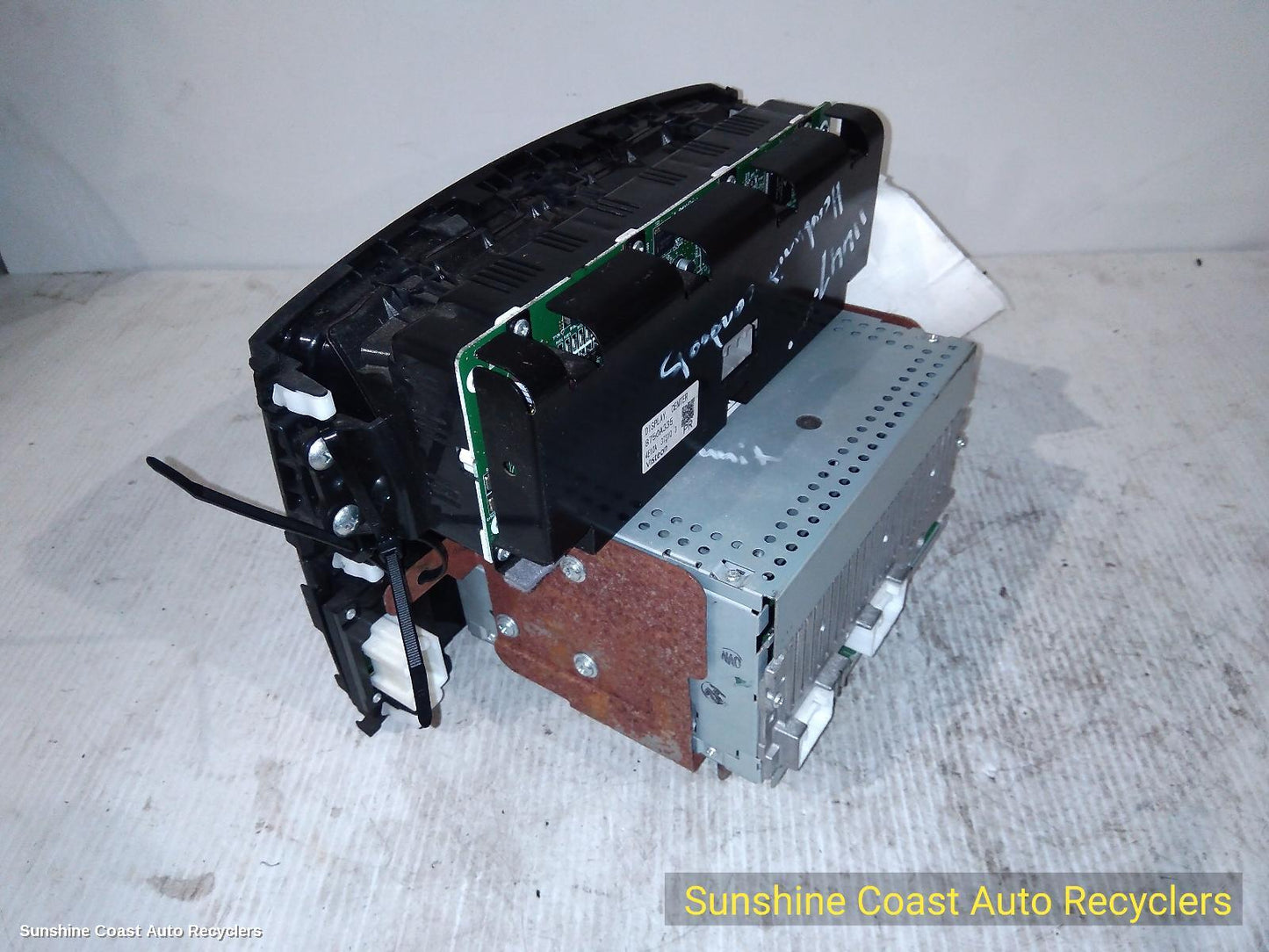 2014 Mitsubishi Pajero Radio Cd Dvd Sat Tv