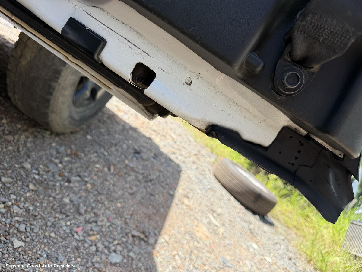 2008-2015 Nissan Navara Door Boot Gate Lock