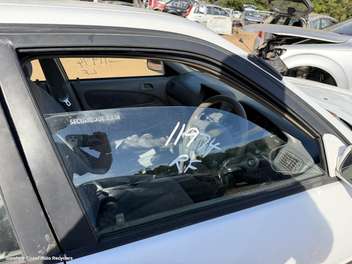 1998-2001 Toyota Corolla Right Front Door Window