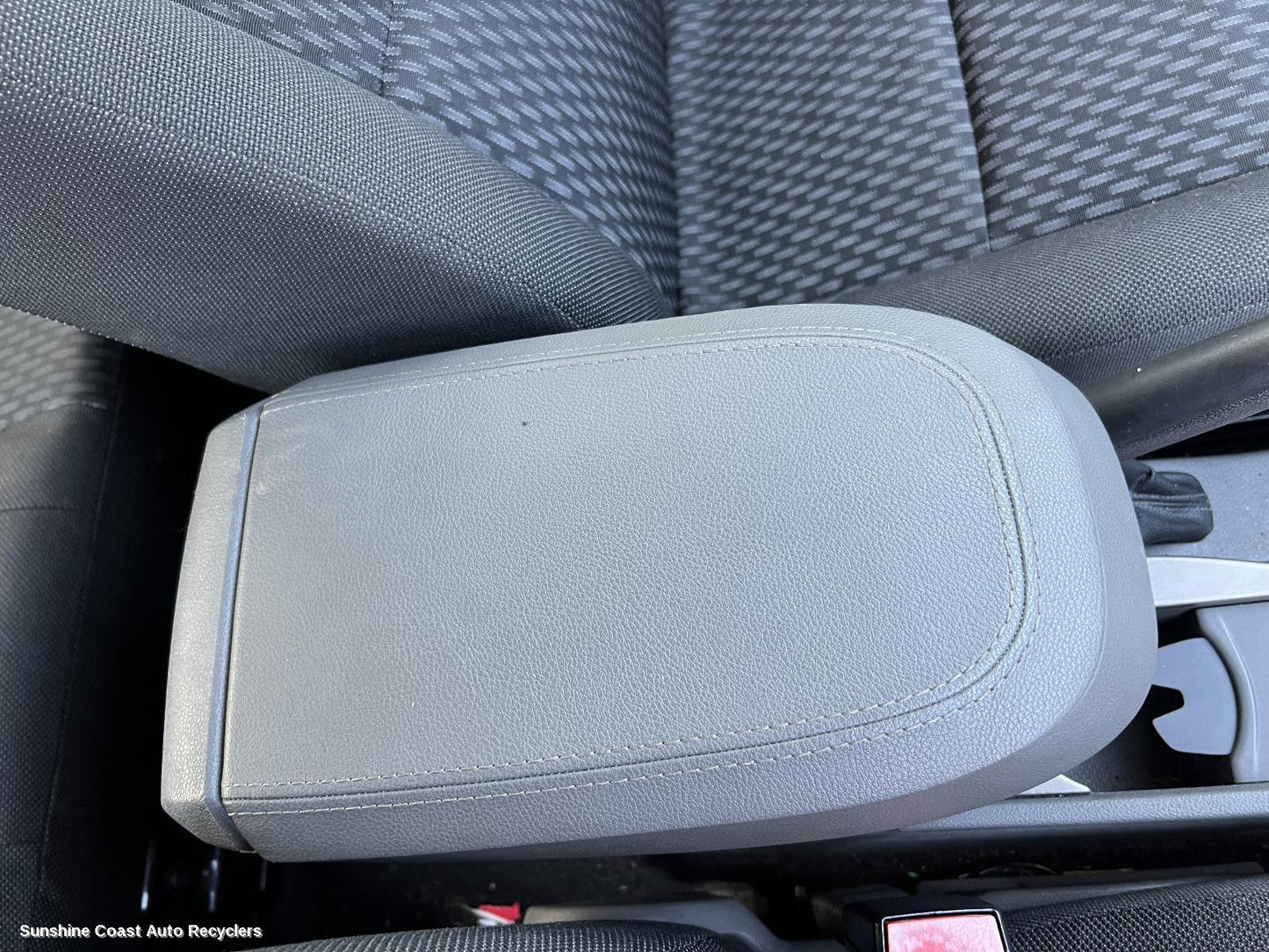 2009 Ford Focus Console