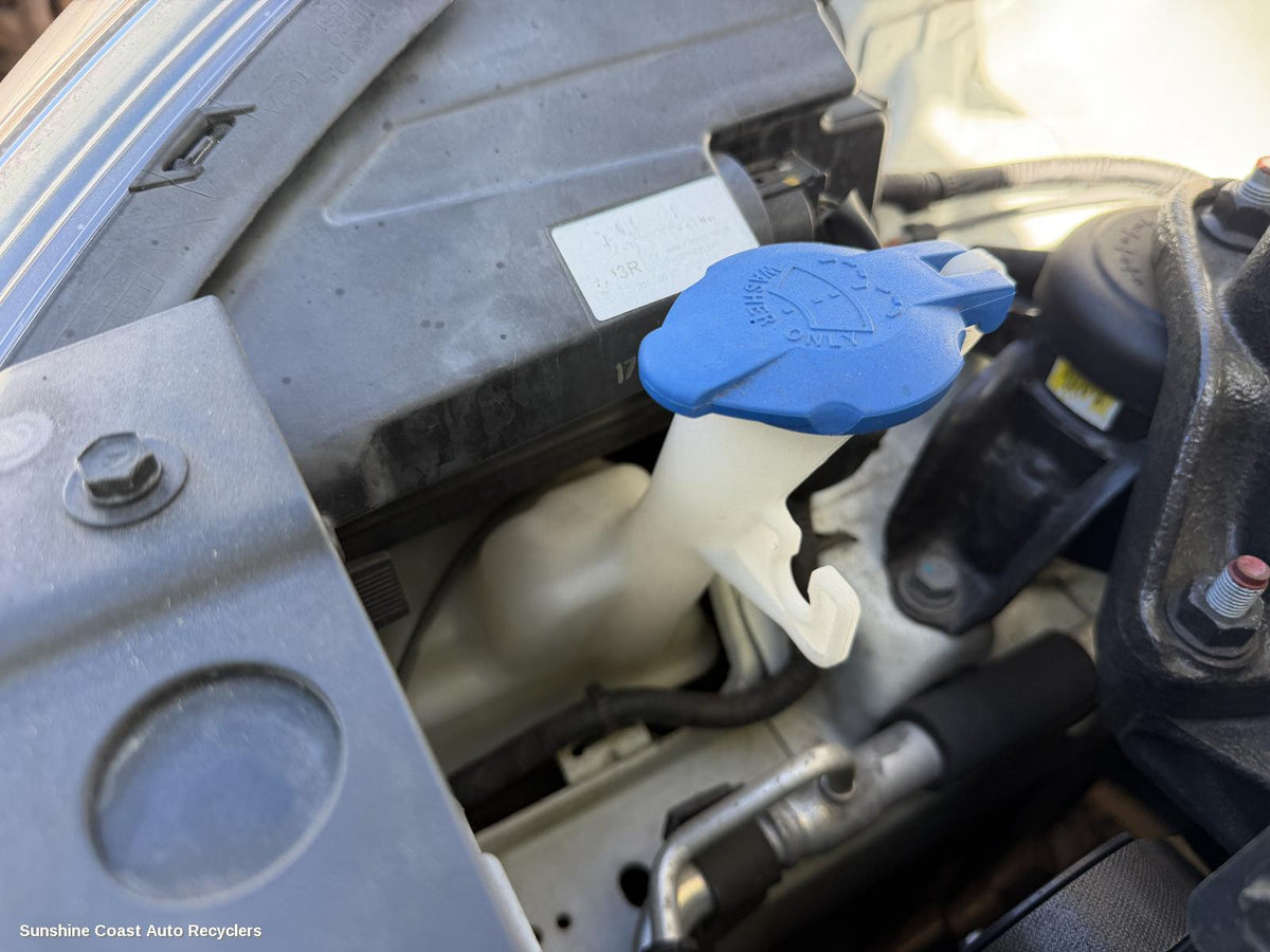 2011-2019 Hyundai Accent Washer Bottle