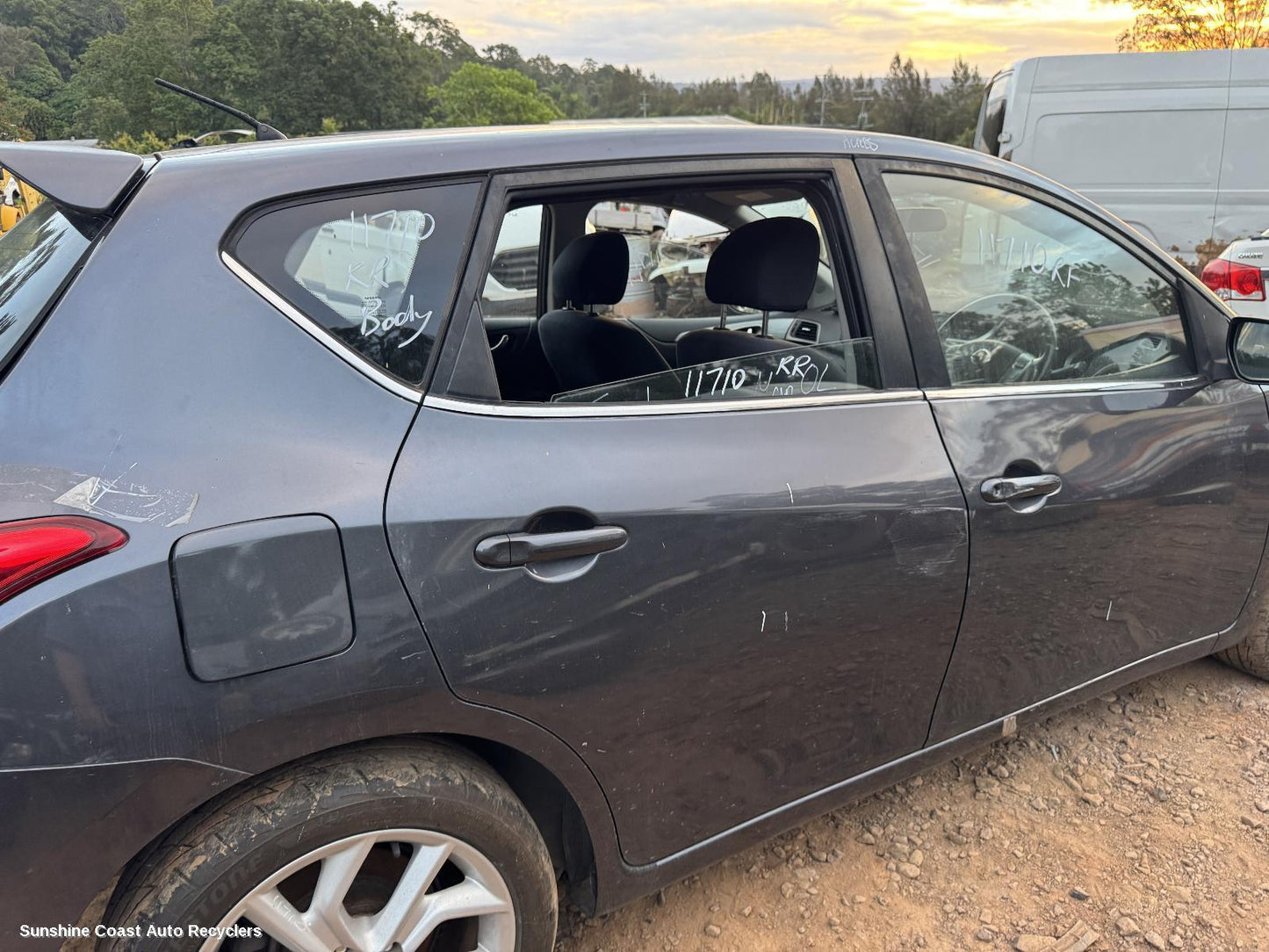 2013 Nissan Pulsar Right Rear Door Sliding