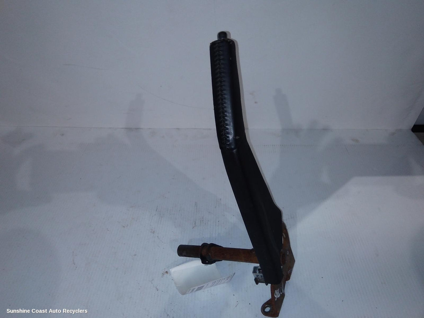 2008 Mitsubishi Pajero Handbrake Lever