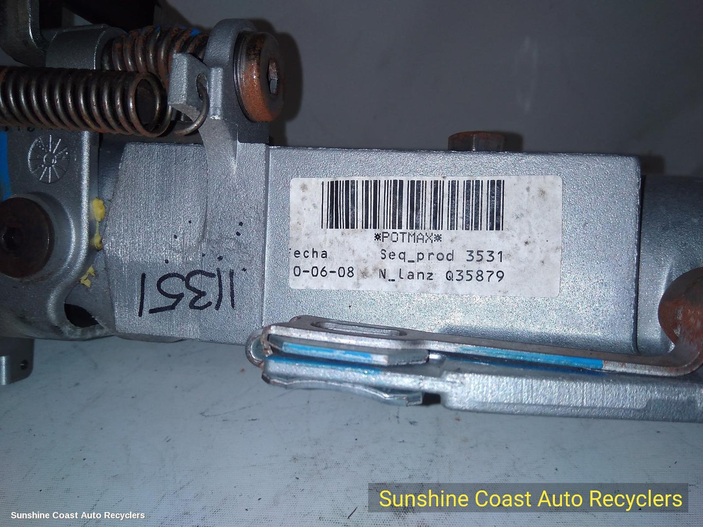 2008 Nissan Navara Steering Column