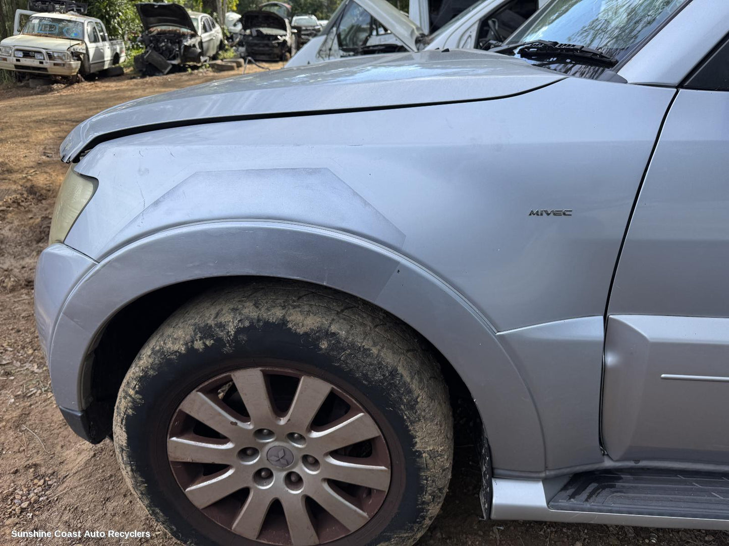 2006-2014 Mitsubishi Pajero Left Guard