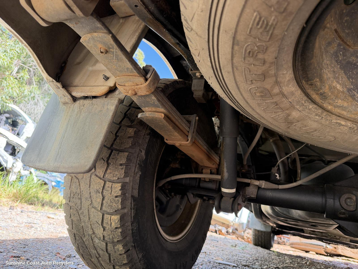 2005-2015 Nissan Navara Shock Absorber