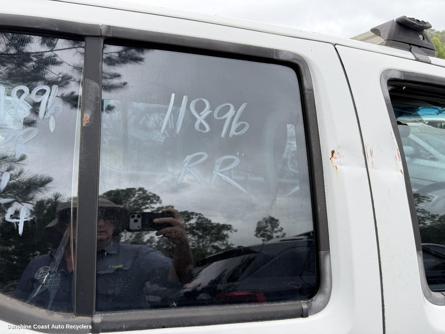 2008-2015 Nissan Navara Right Rear Door Window