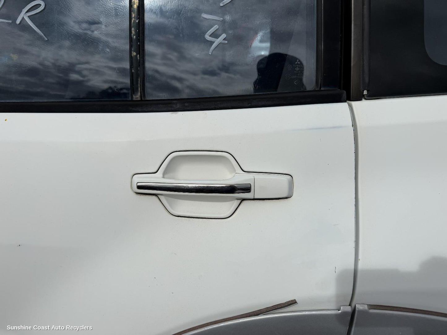 2000-2006 Mitsubishi Pajero Door Handle