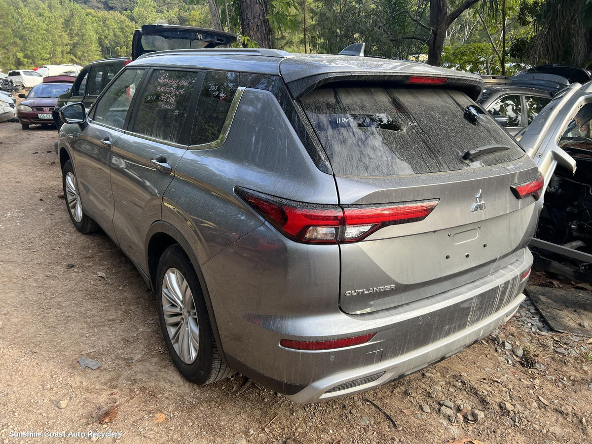 2021-2026 Mitsubishi Outlander Owners Handbook