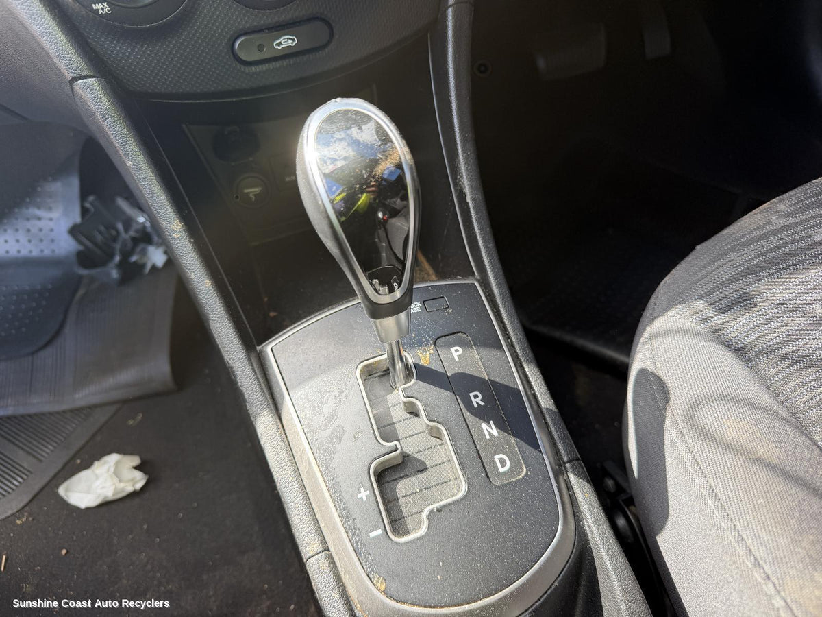 2011-2019 Hyundai Accent Gear Stick Shifter