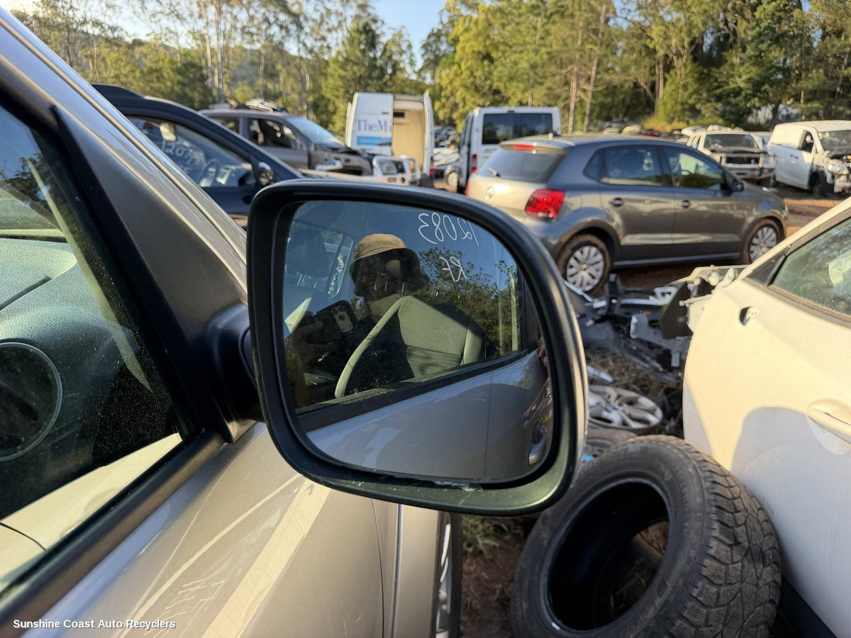 2013-2022 Volkswagen Amarok Right Door Mirror
