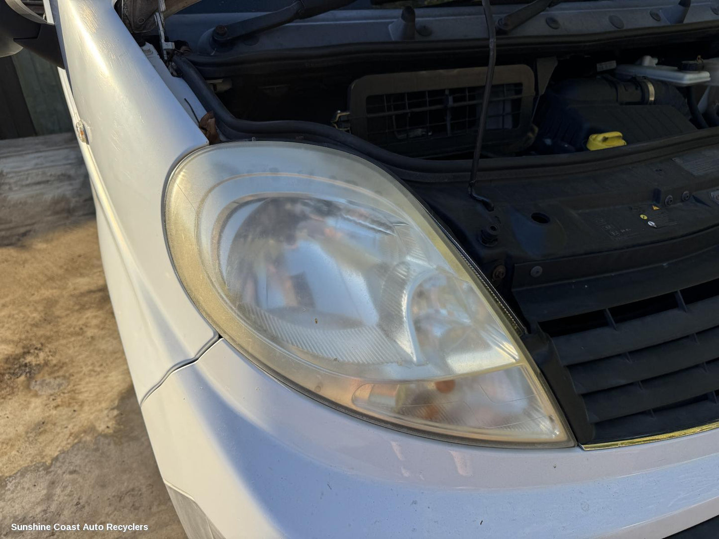 2013 Renault Trafic Right Headlamp