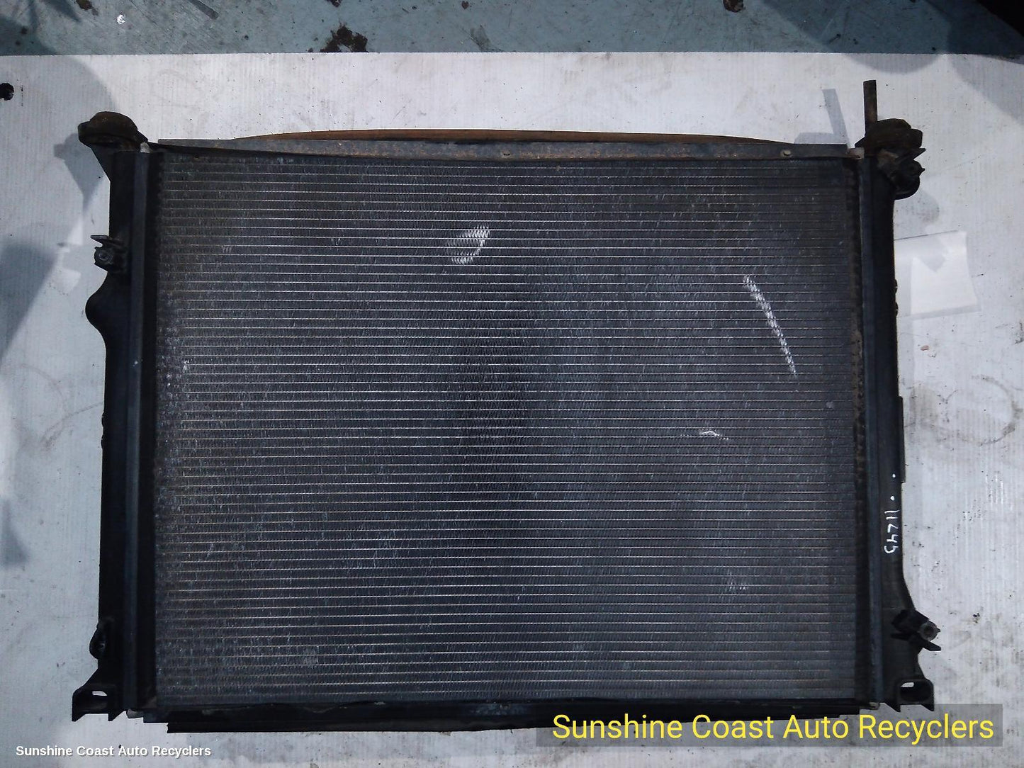 2014 Chrysler 300c Radiator