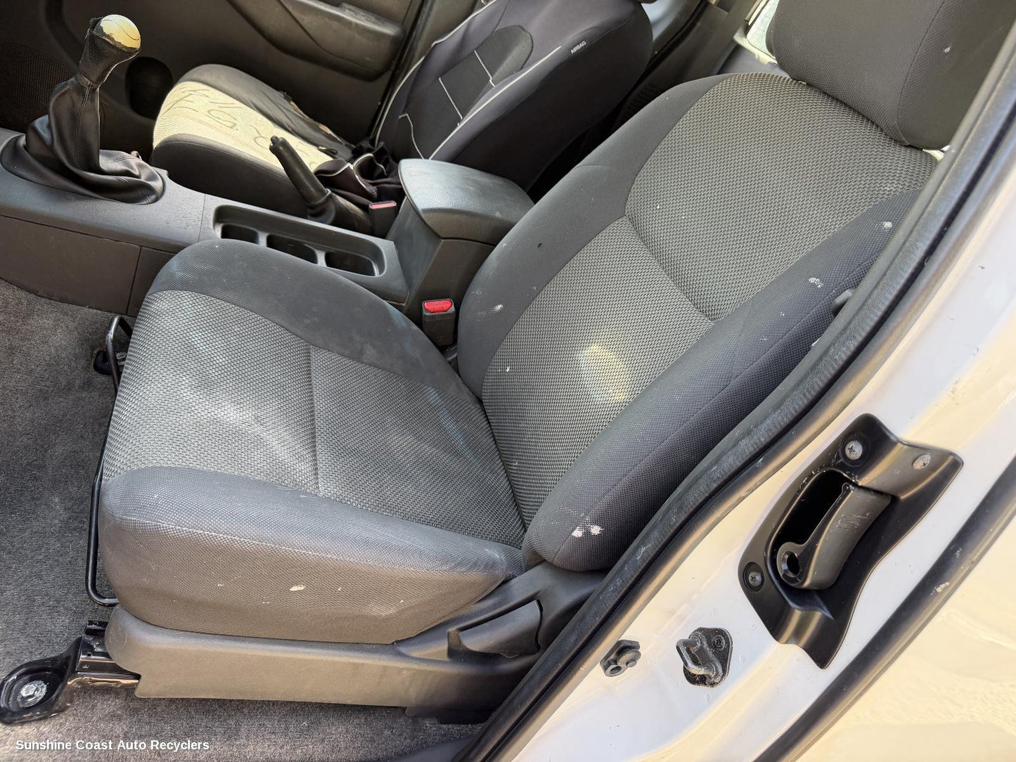 2005-2015 Nissan Navara Front Seat