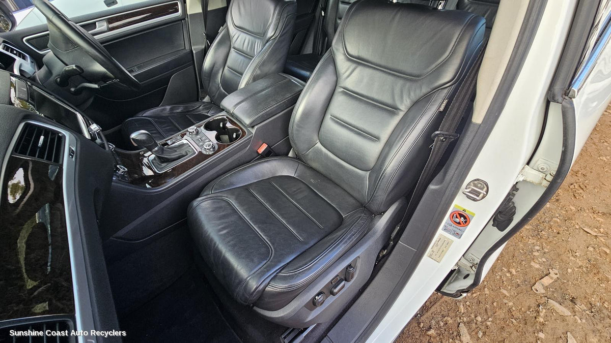 2010-2018 Volkswagen Touareg Front Seat