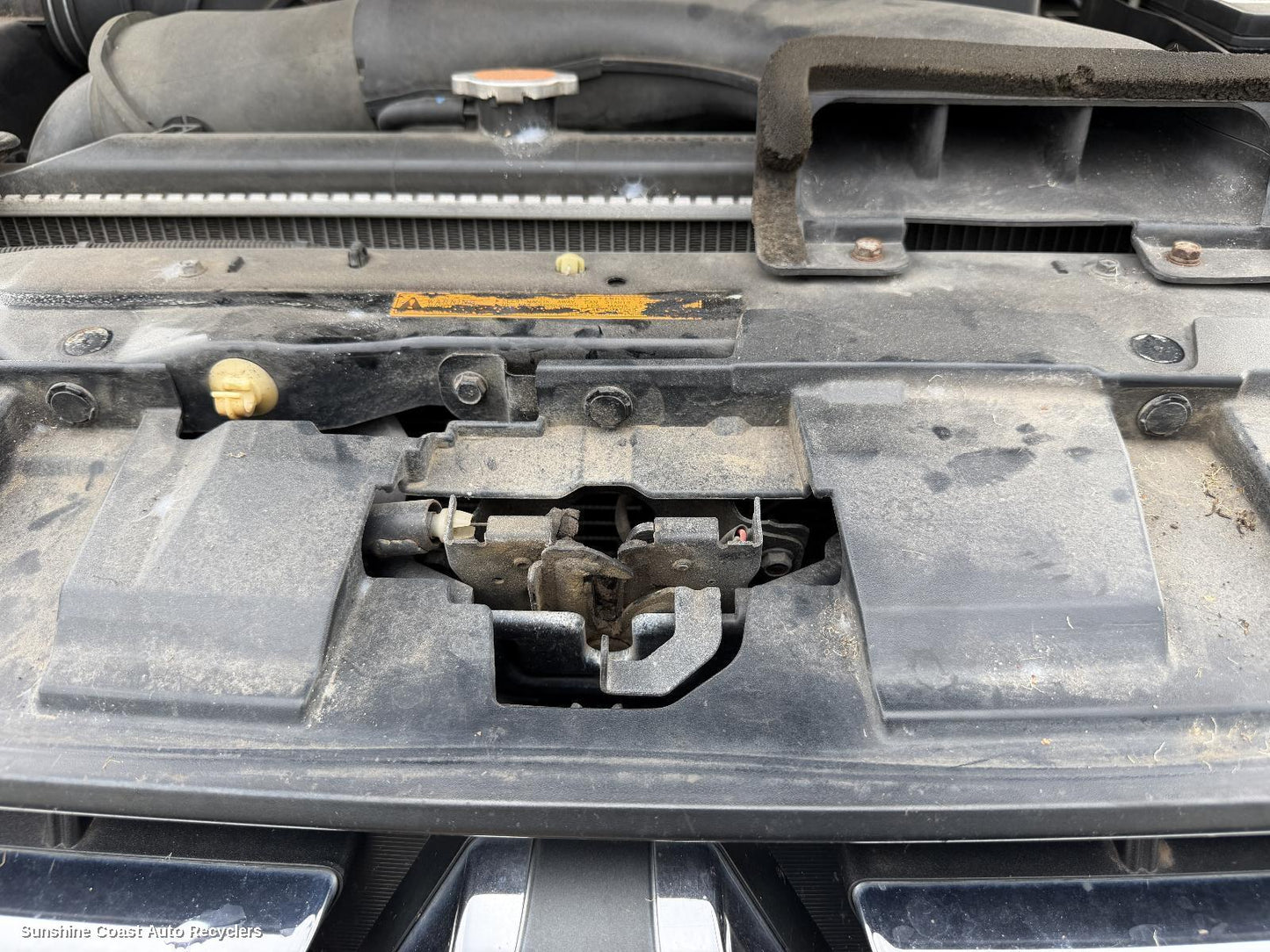 2006-2021 Mitsubishi Pajero Bonnet Lock Support