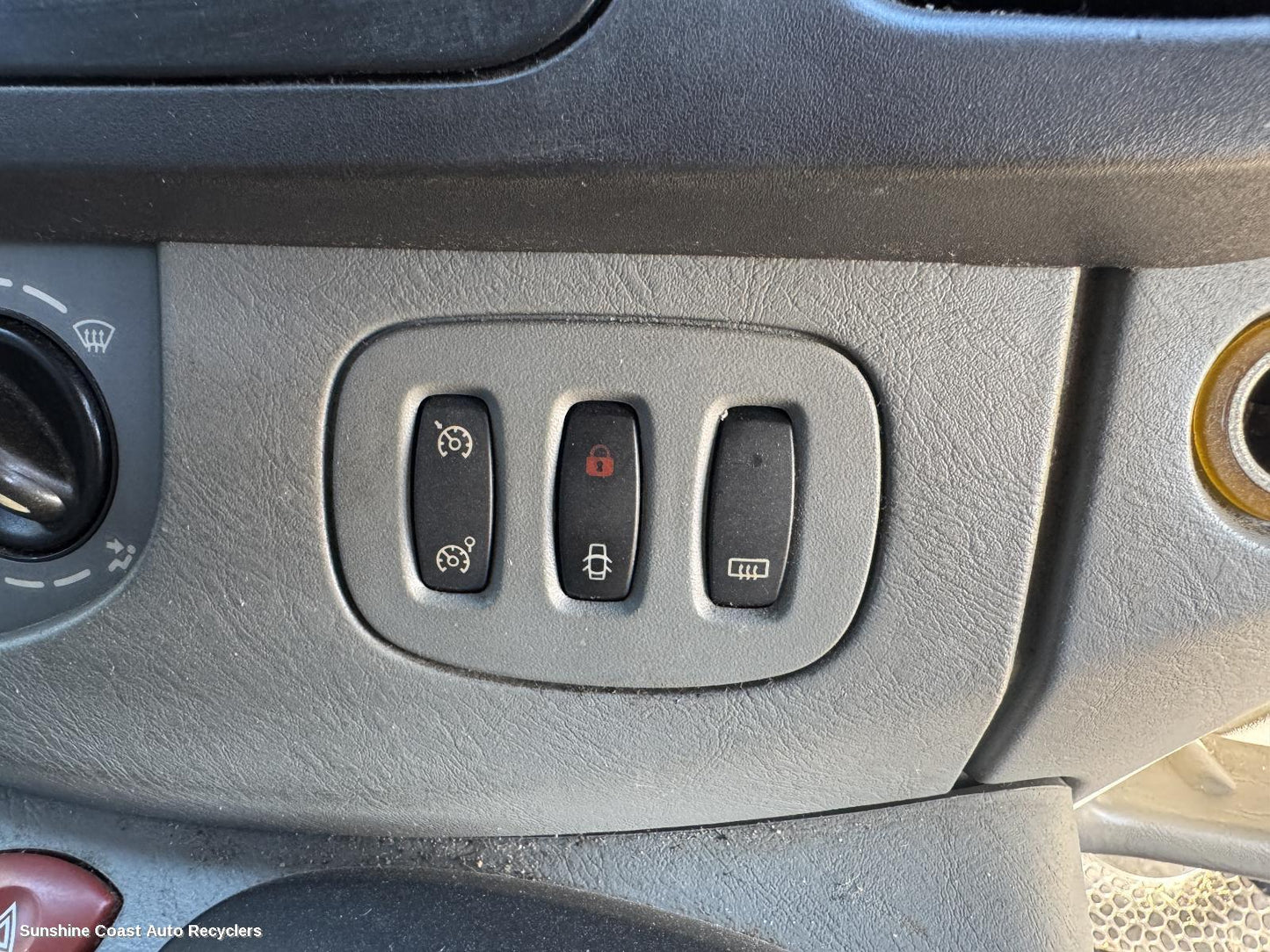 2013 Renault Trafic Misc Switch Relay