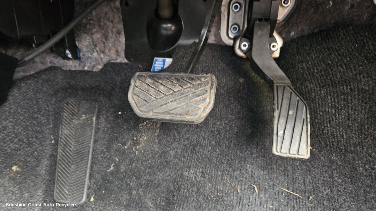 2010-2017 Suzuki Swift Pedal Assembly
