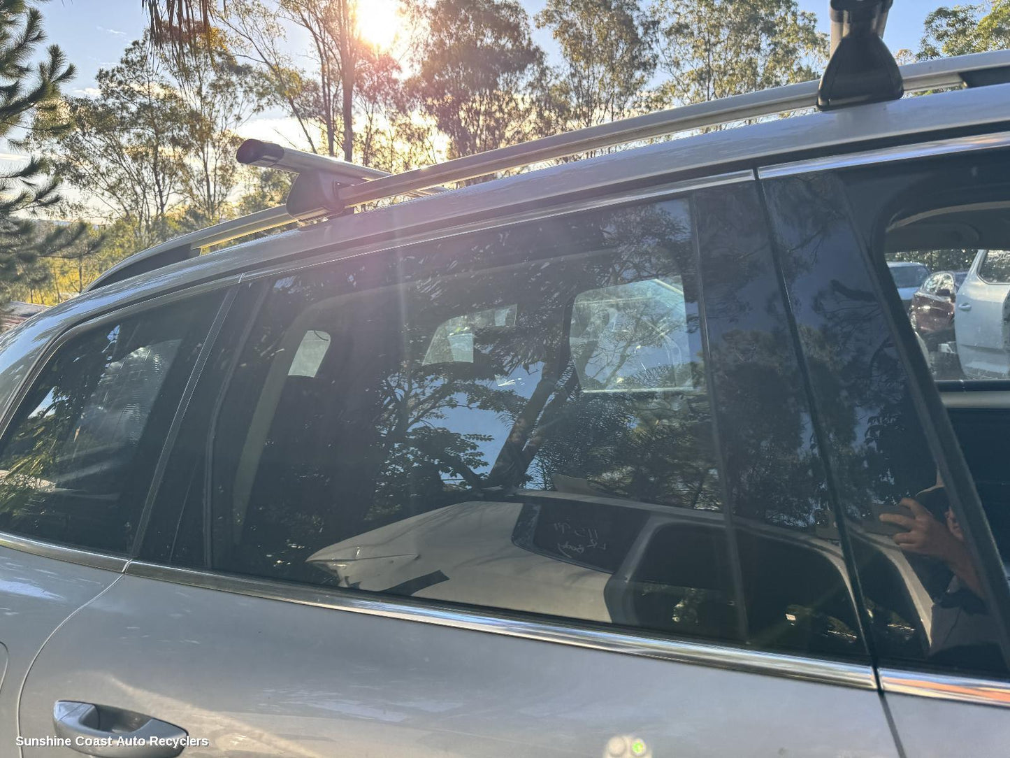 2011 Volkswagen Touareg Right Rear Door Window