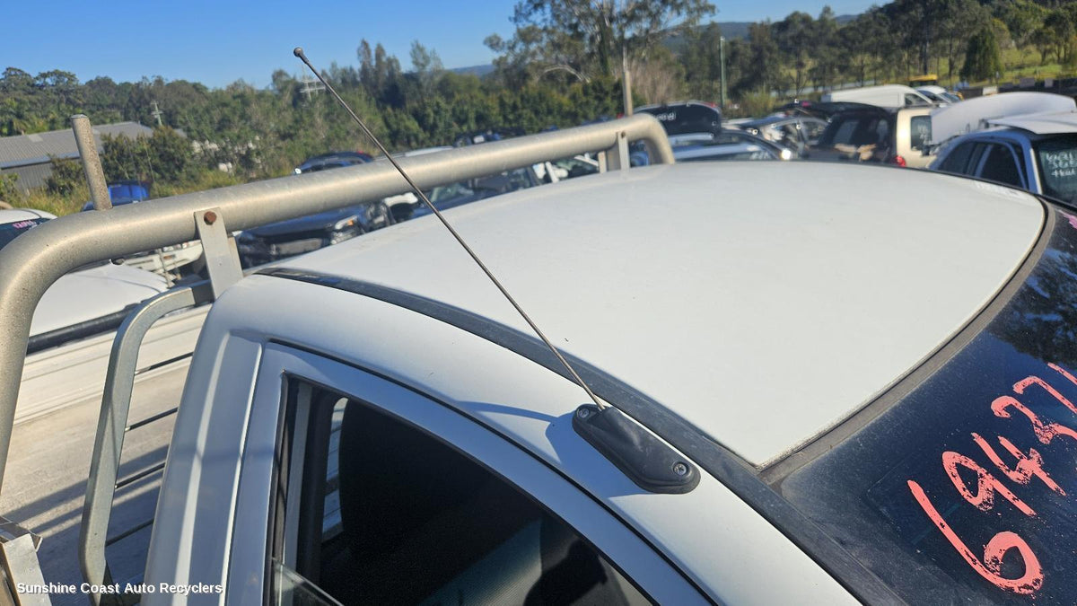 2006-2015 Mitsubishi Triton Antenna