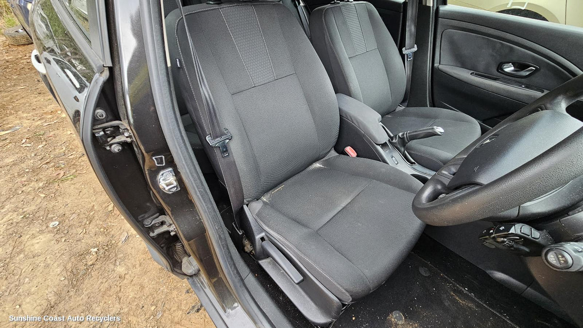 2010-2016 Renault Megane Front Seat