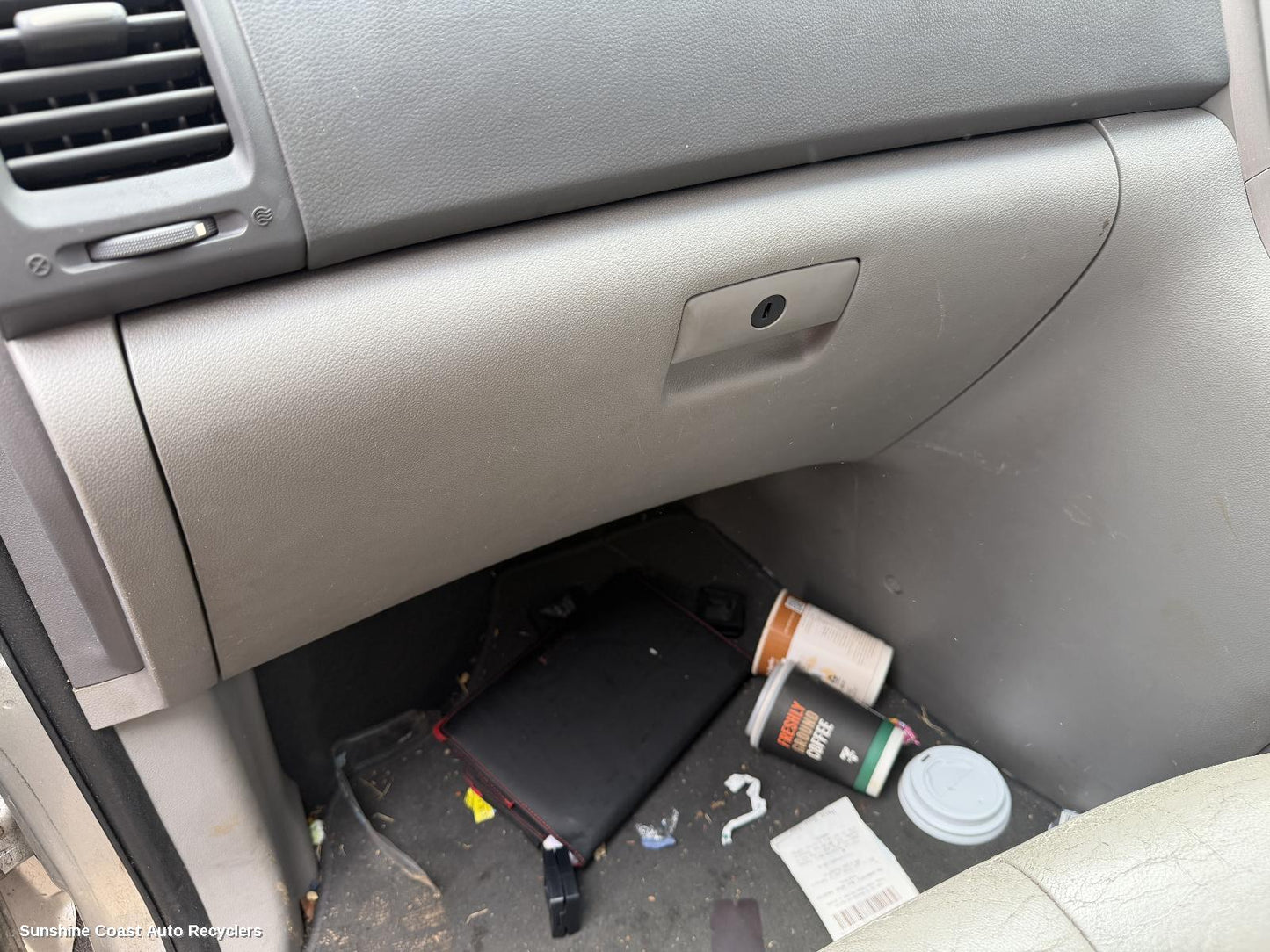 2005-2014 Kia Carnival/grand Carnival Glove Box