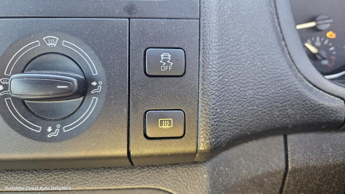 2010-2015 Skoda Fabia Misc Switch Relay