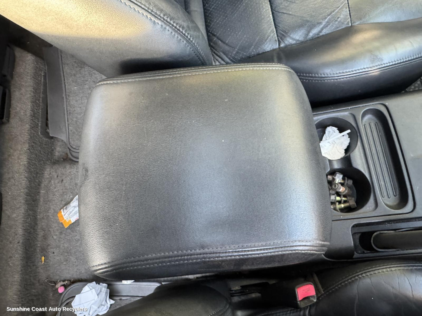 2002 Mitsubishi Pajero Console
