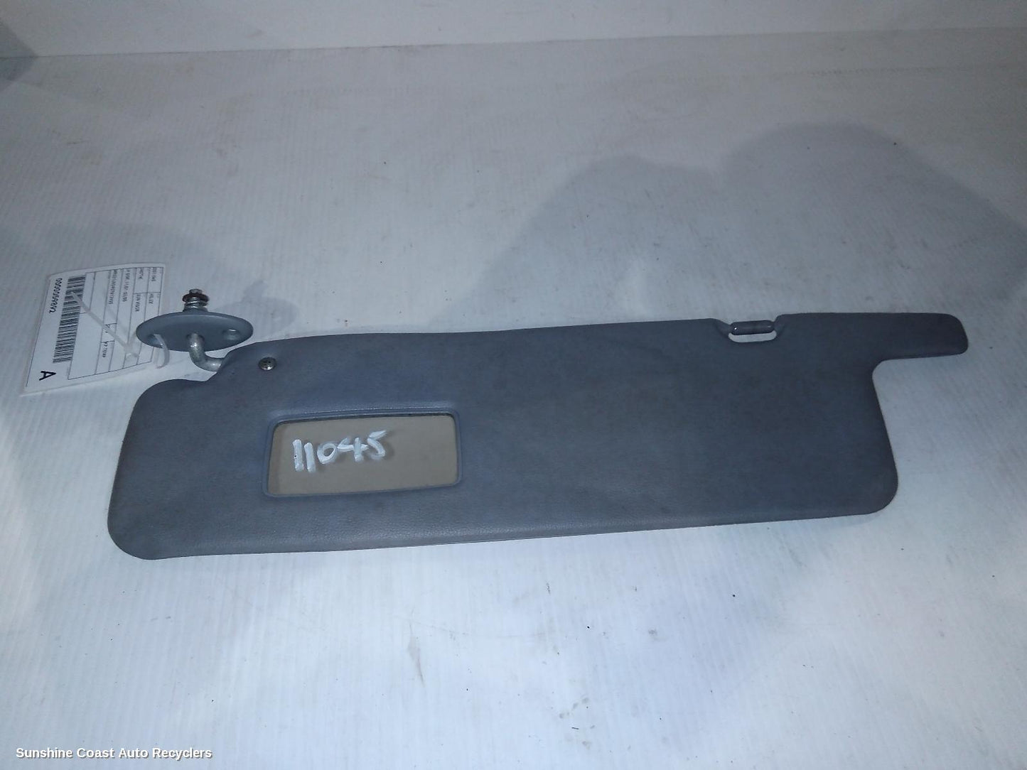 2002 Toyota Hilux Sunvisor