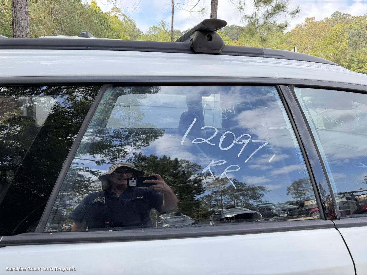 2003-2009 Subaru Outback Right Rear Door Window