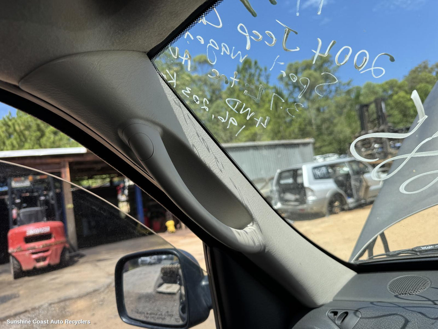 2004 Jeep Cherokee Grab Handle