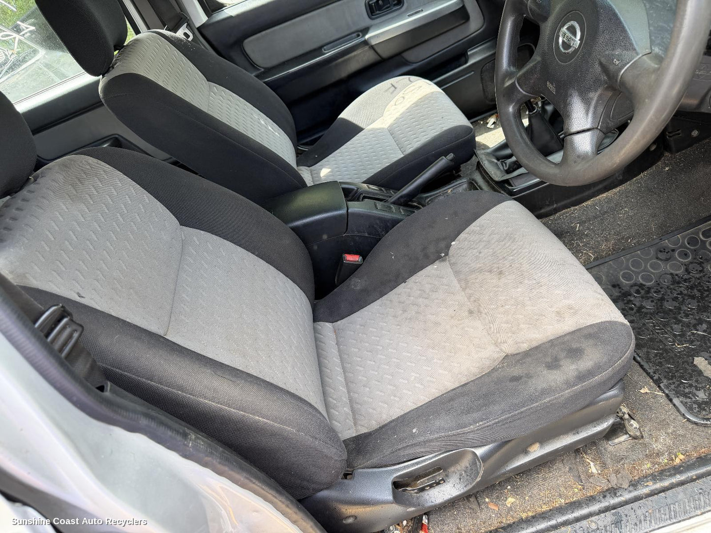 1997-2015 Nissan Navara Front Seat
