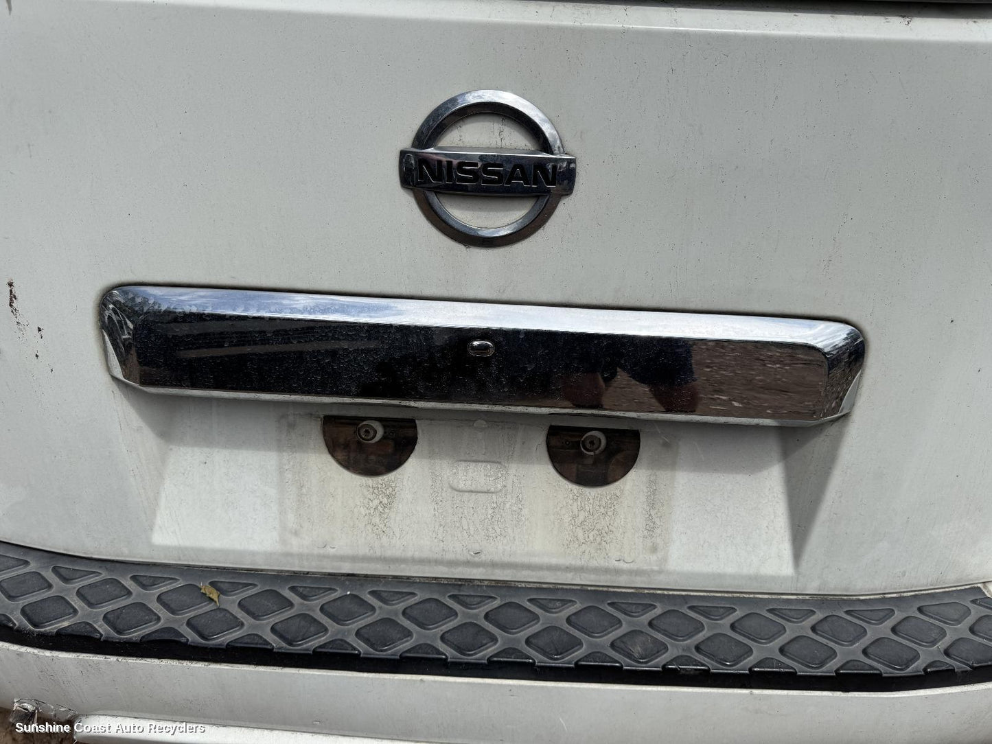 2010 Nissan Pathfinder Rear Garnish