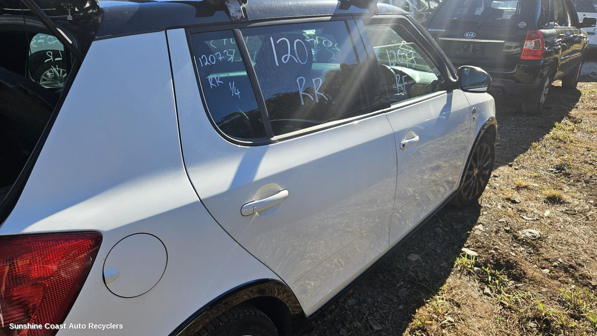 2010-2015 Skoda Fabia Right Rear 1 4 Door Glass