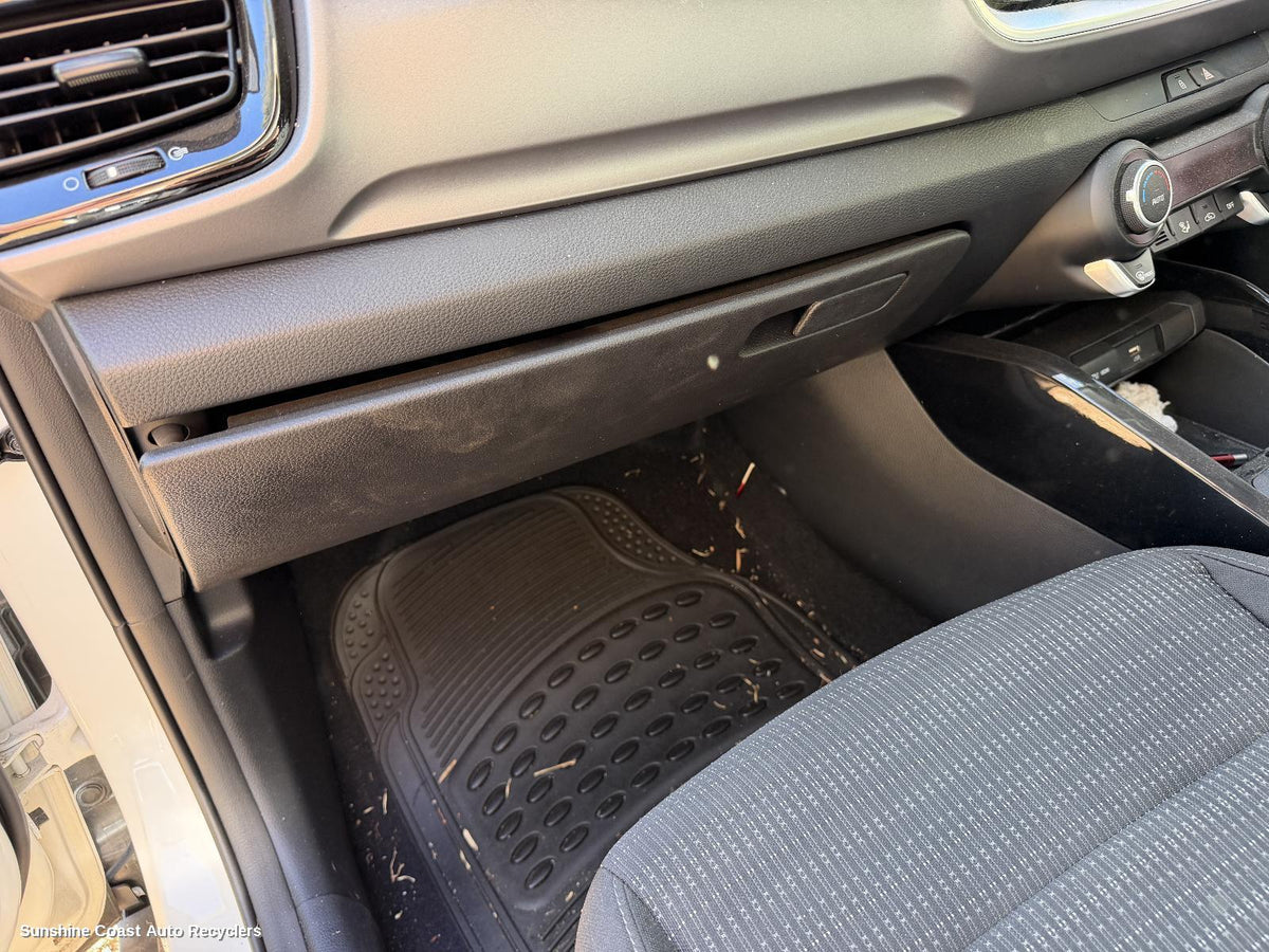 2020-2026 Kia Stonic Glove Box