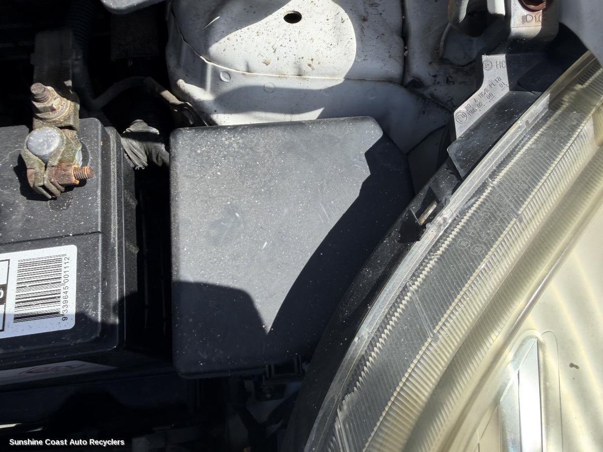 2005-2016 Toyota Yaris Fuse Box