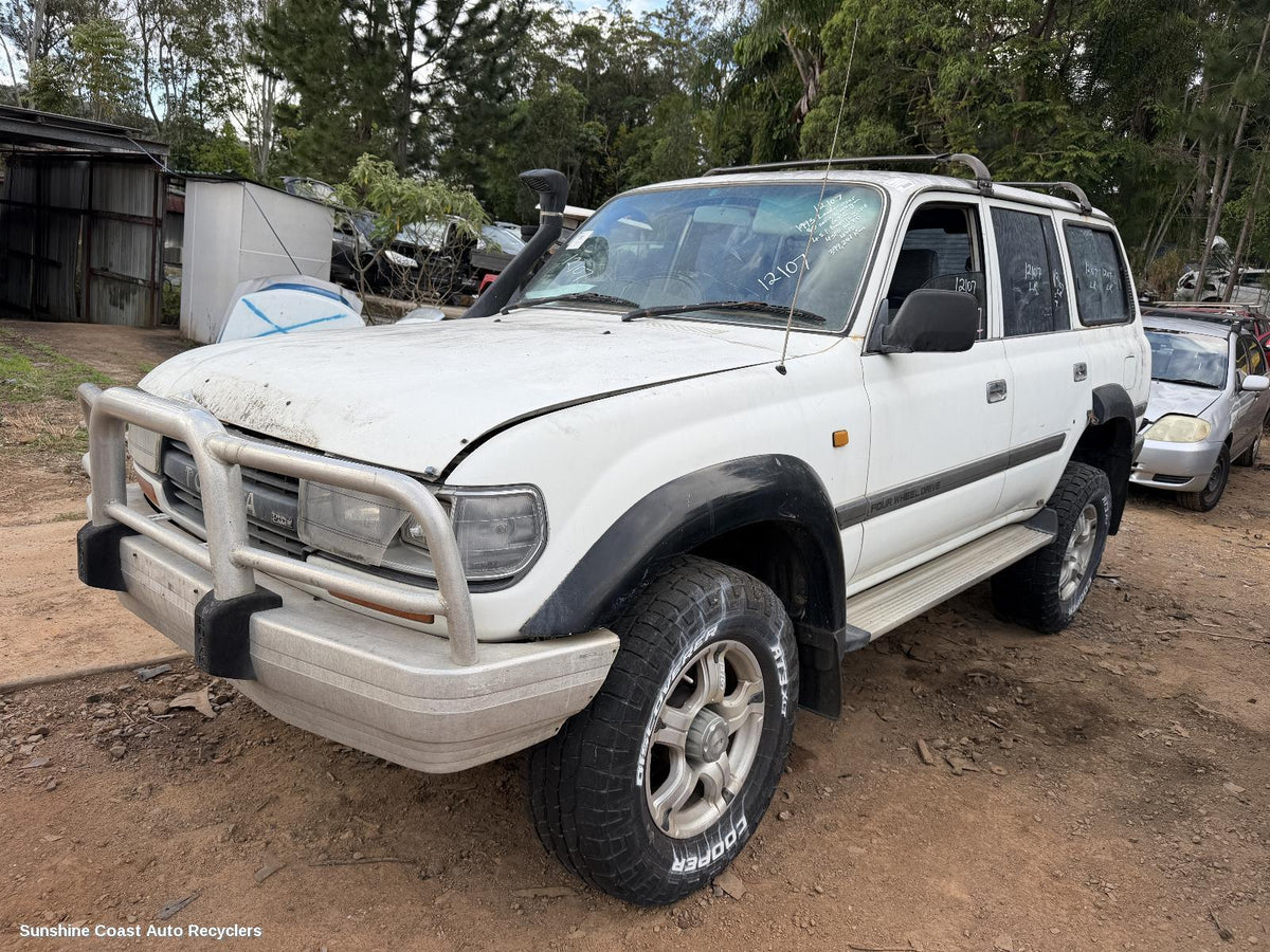 1990-1994 Toyota Landcruiser Left Guard