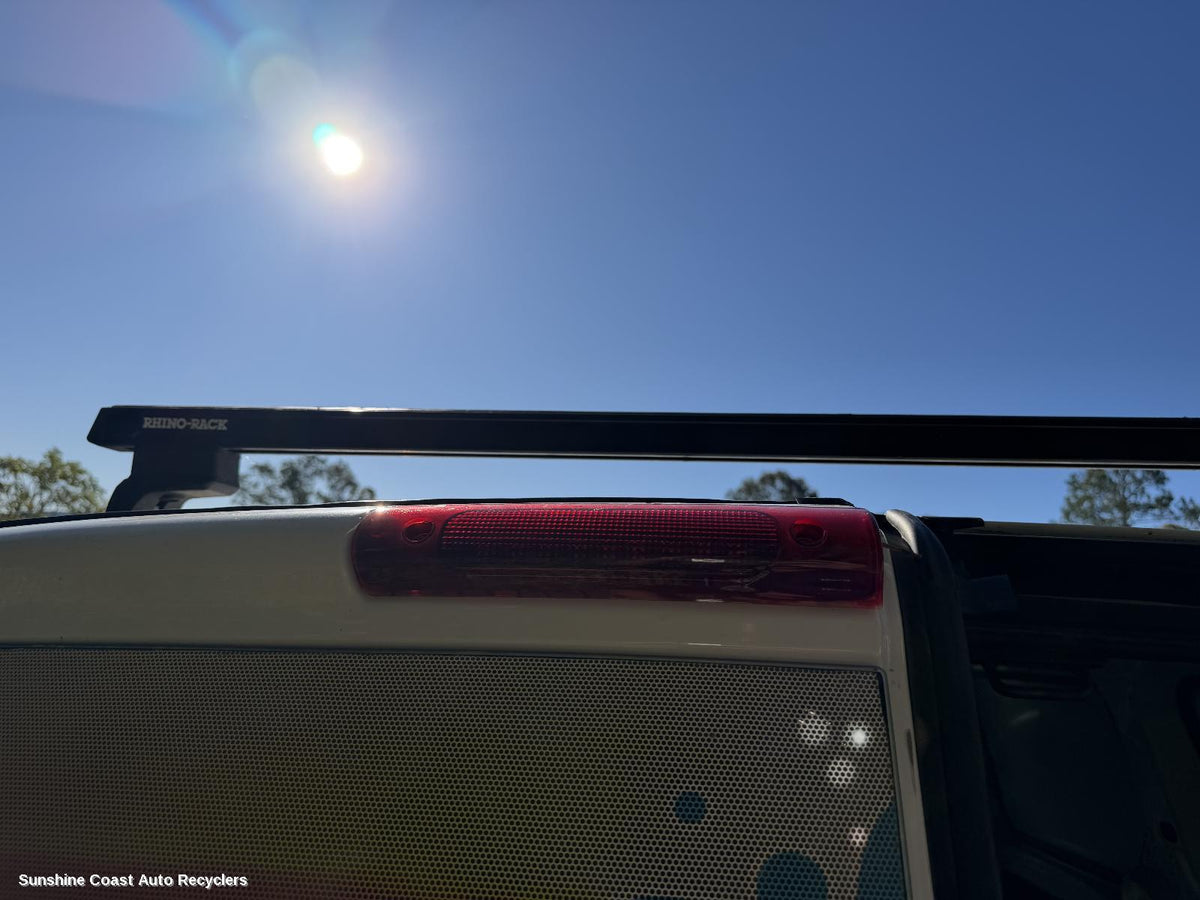 2015-2025 Ldv G10 High Level Stoplight