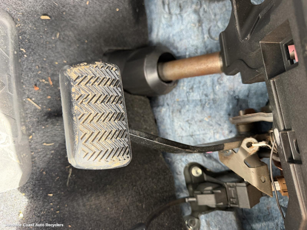 2012-2018 Toyota Rav4 Pedal Assembly