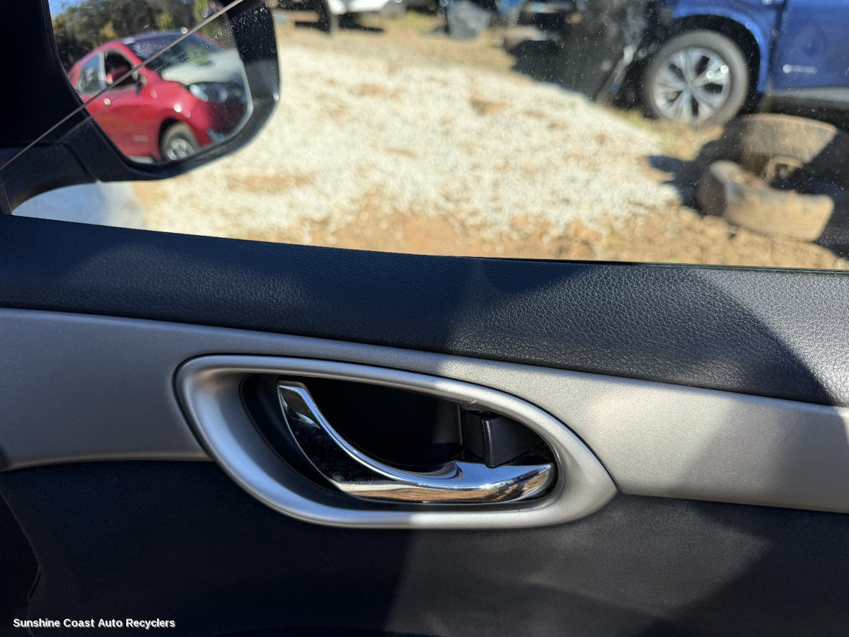 2012-2017 Nissan Pulsar Door Handle