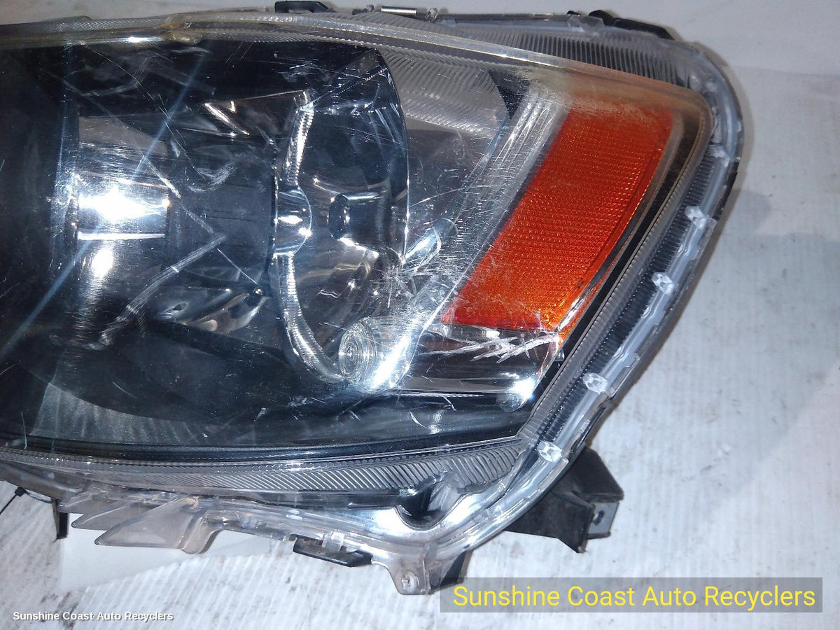 2009-2012 Mitsubishi Outlander Left Headlamp