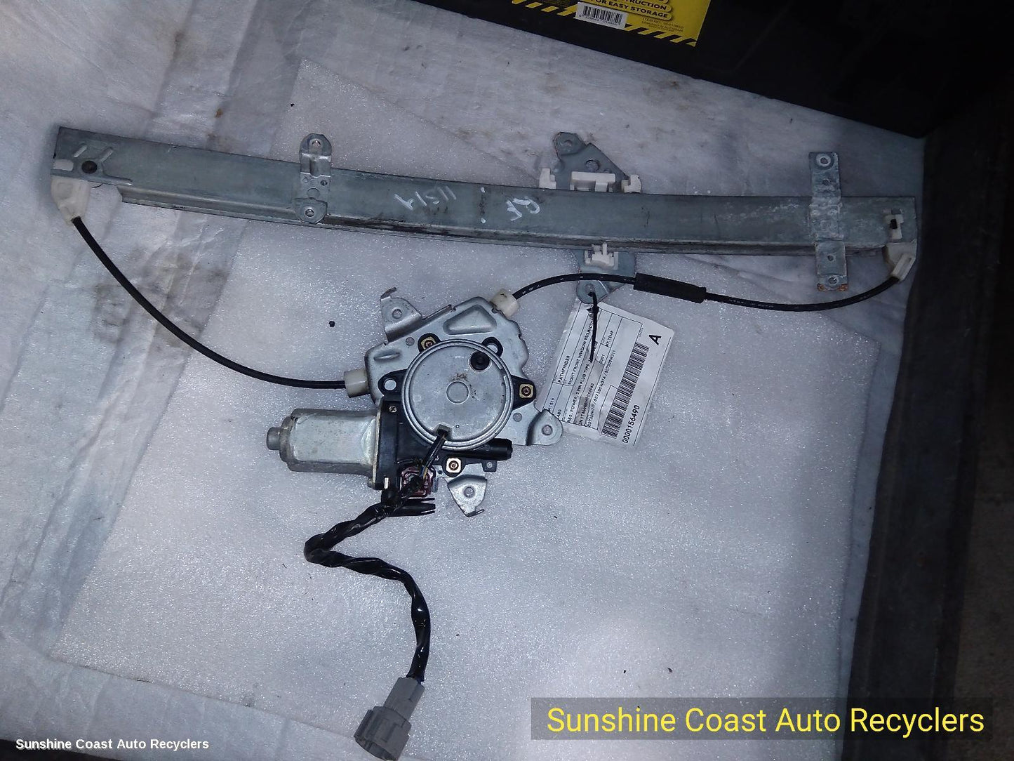 1995-2005 Nissan Pathfinder Right Front Window Reg Motor