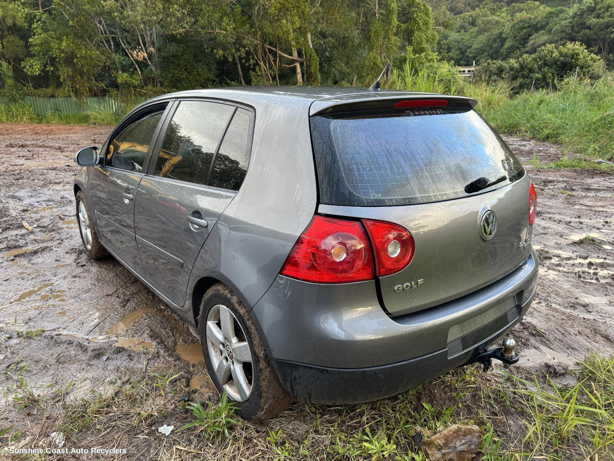 2004-2009 Volkswagen Golf Headrest