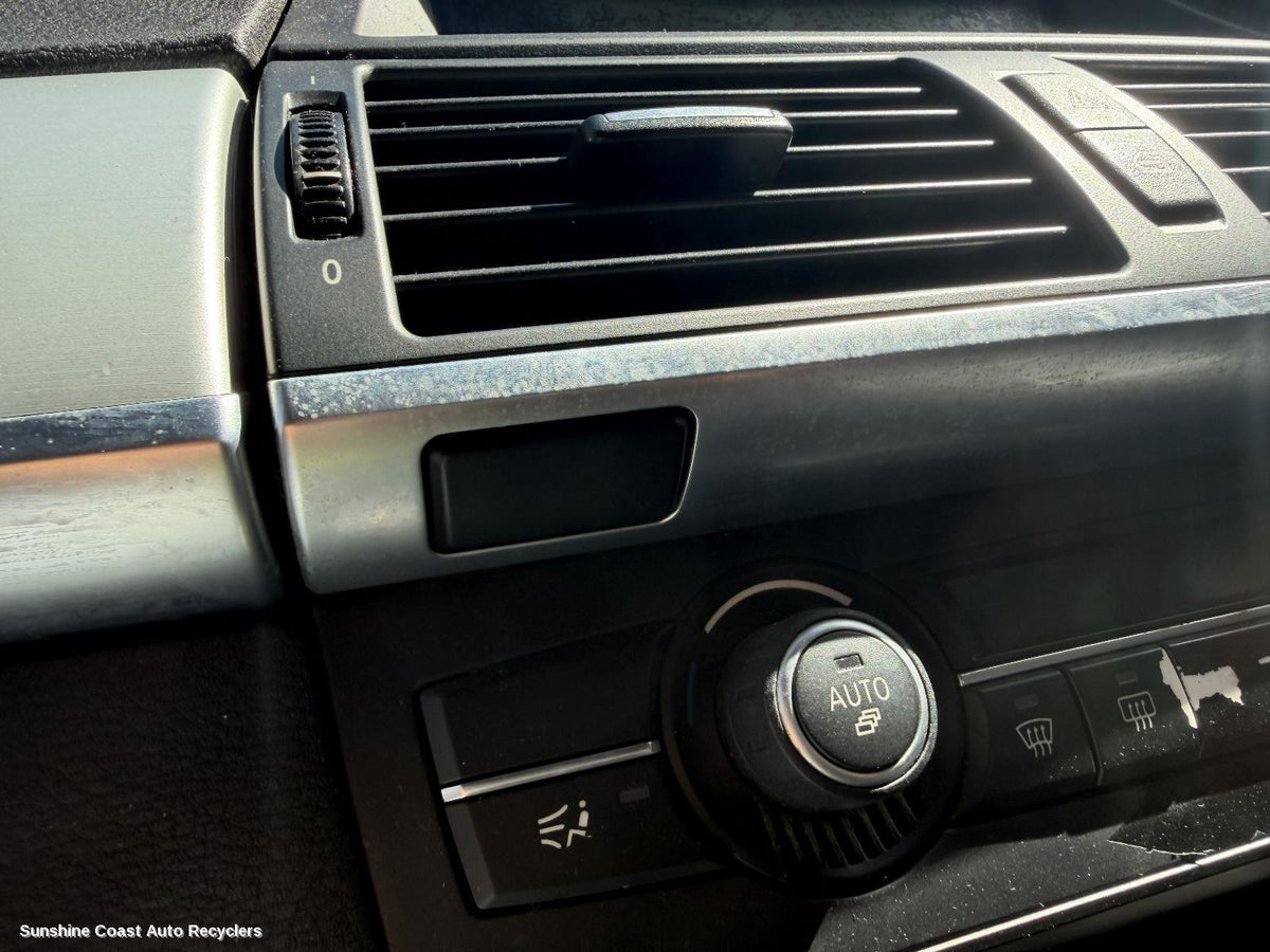 2006-2013 Bmw X5 Glove Box