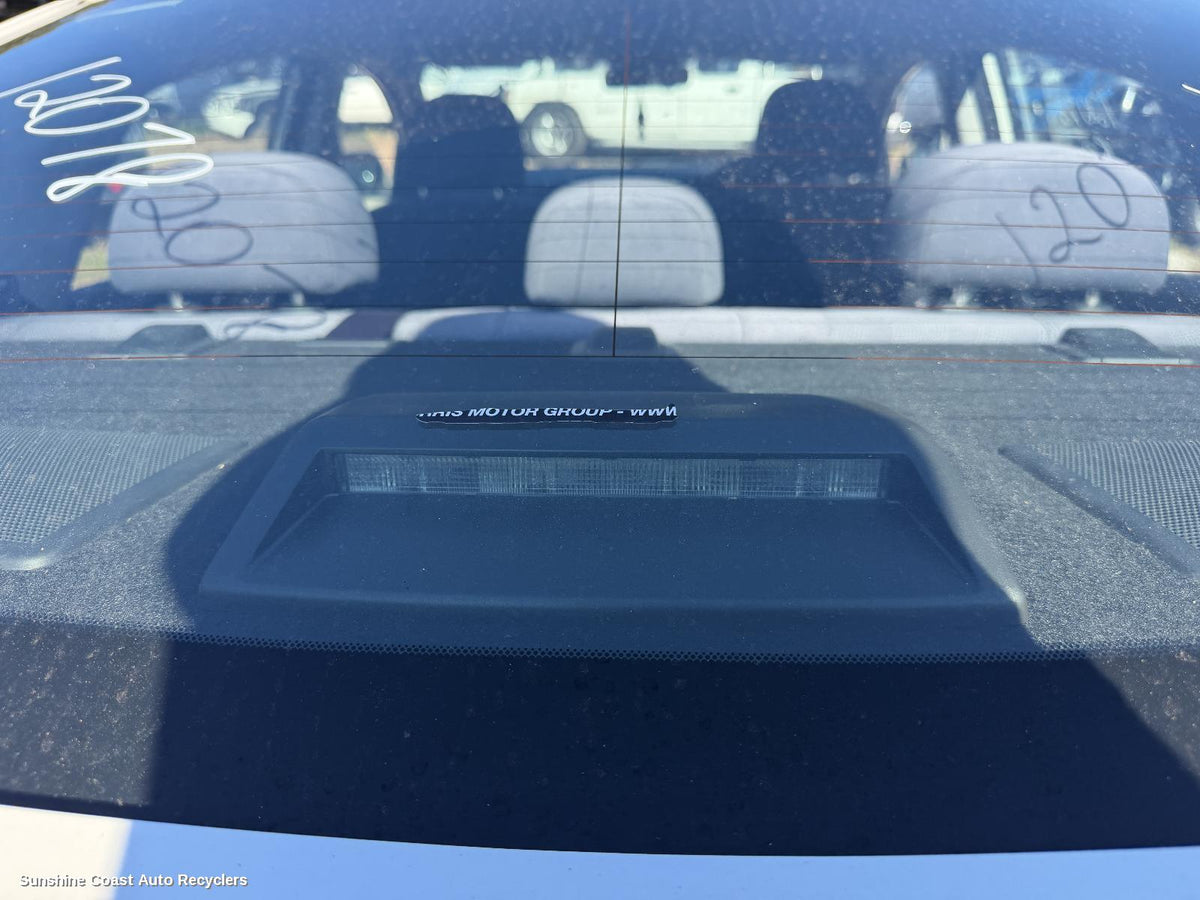 2013-2017 Nissan Pulsar High Level Stoplight