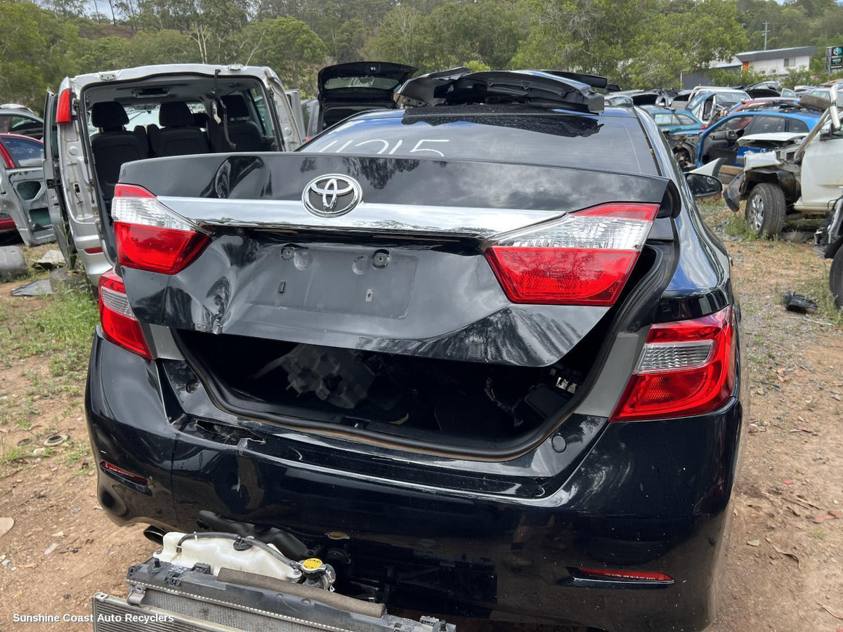 2012-2017 Toyota Aurion High Level Stoplight