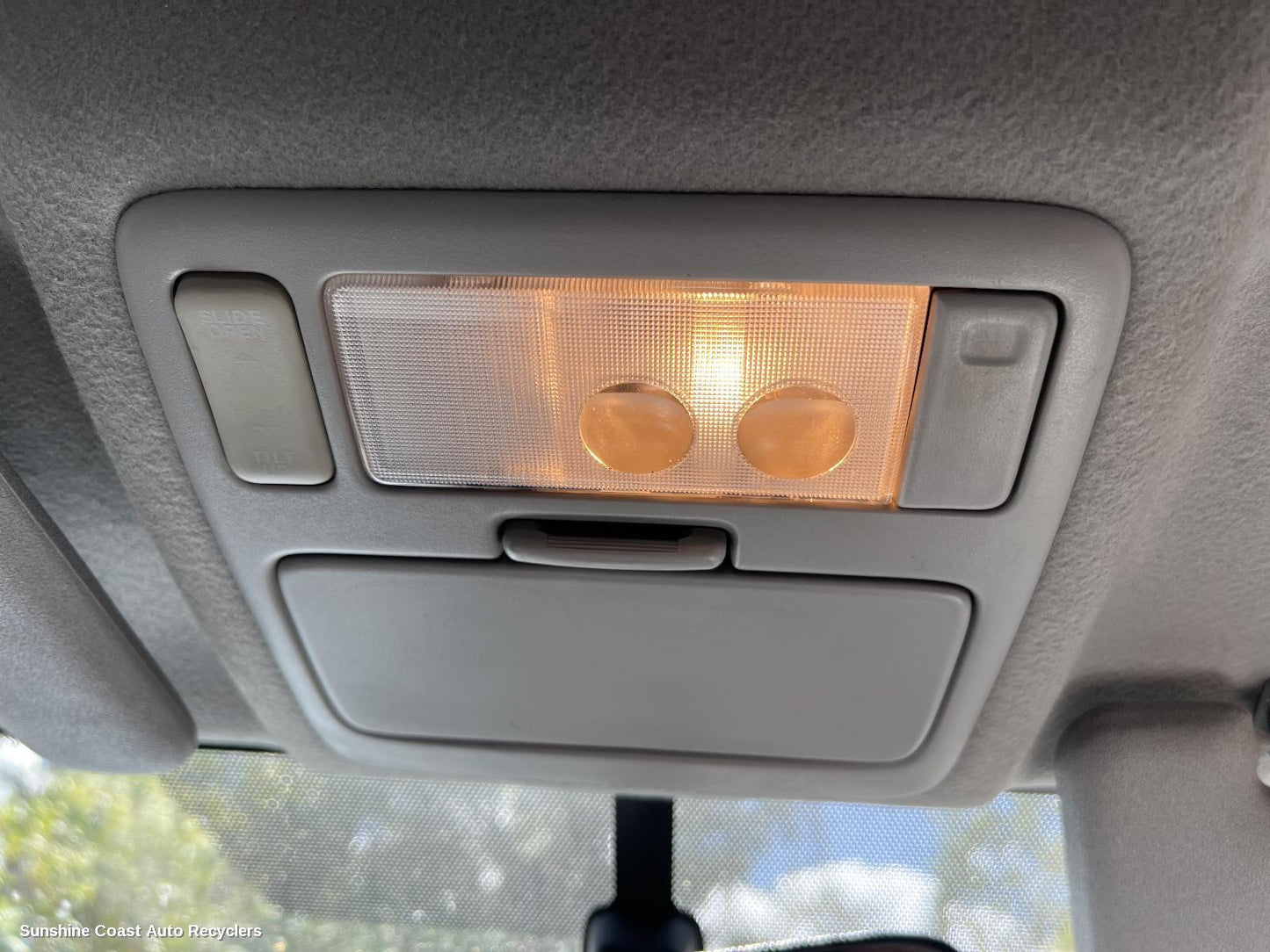 2005 Toyota Rav4 Courtesy Light