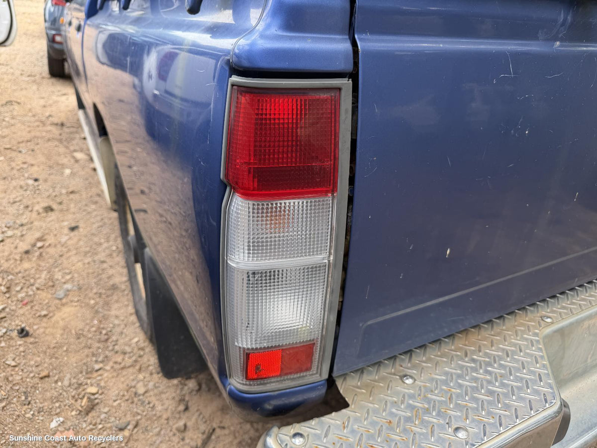 1997-2010 Nissan Navara Left Taillight