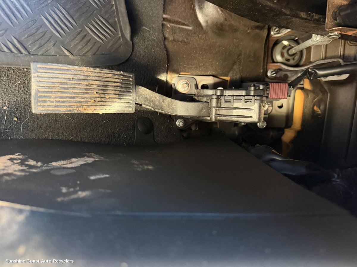 2005-2015 Nissan Navara Pedal Assembly