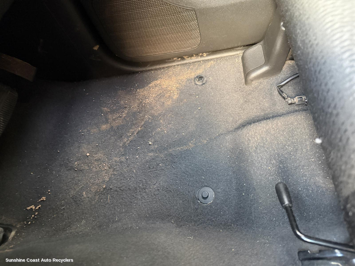 2005-2015 Nissan Navara Carpet